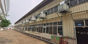 很多企業都使用工業環保空調給廠房降溫通風